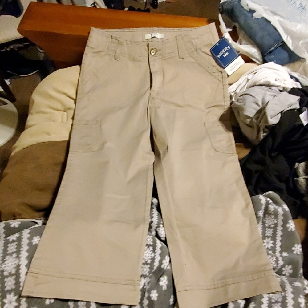 Riders by Lee Women's 8M Khaki Capris